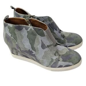 Linea Paolo Felicia Women's Platform Wedge Sneaker‎ Camouflage Size 9.5